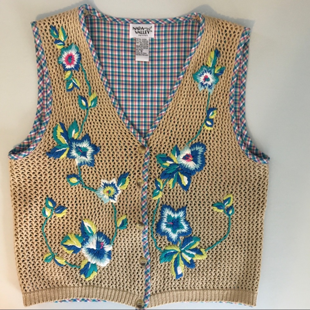 Vintage Grannycore Embroidered Mesh Crochet Vest - Picture 9 of 16